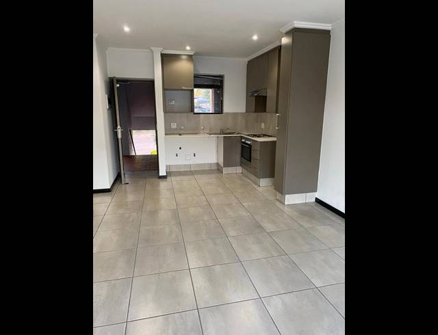 1 BEDROOM APARTMENT FOR SALE IN LONEHILL